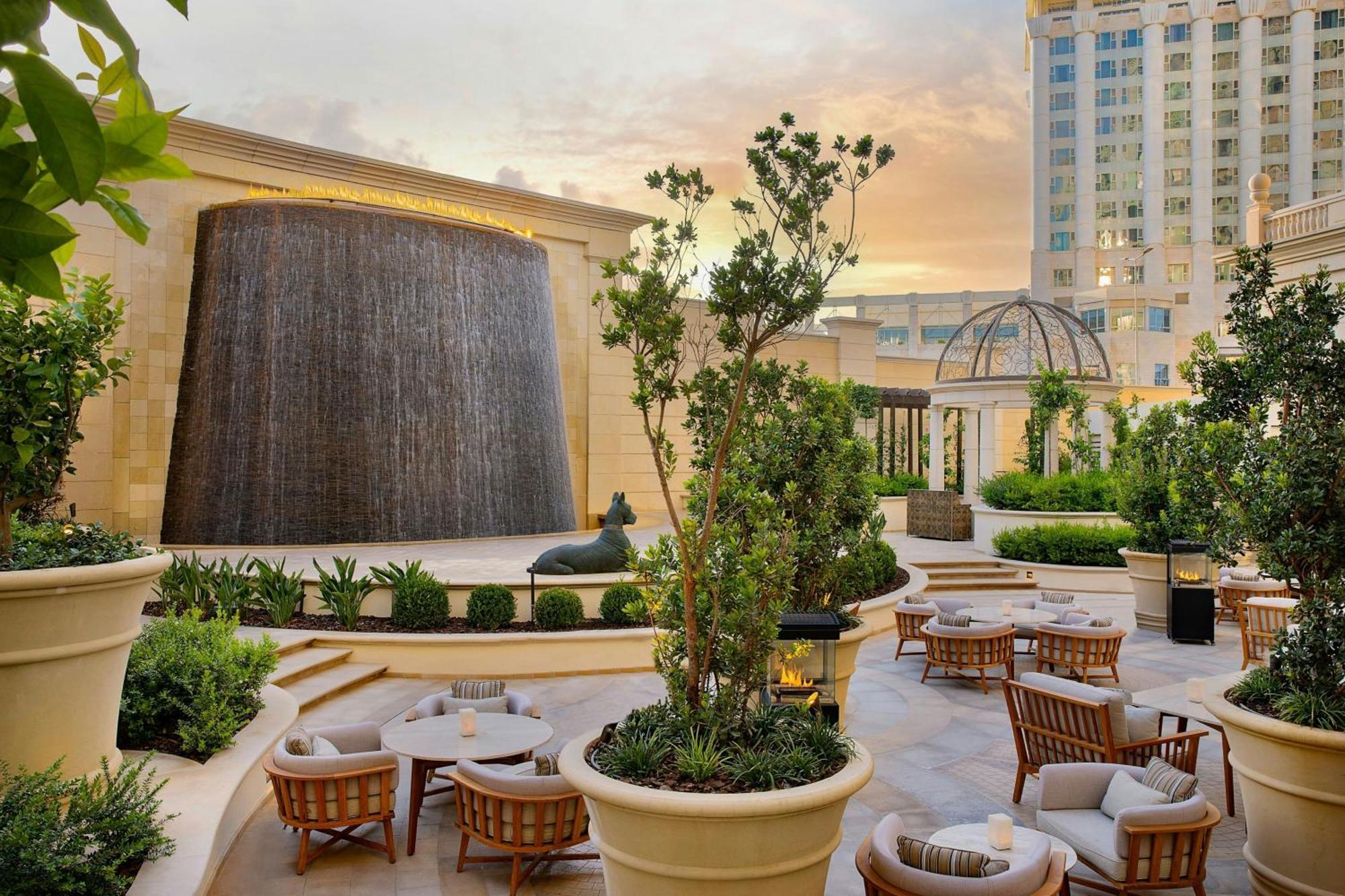 Hotel The Ritz-Carlton, Amán Exterior foto The Waterfall at Wynn