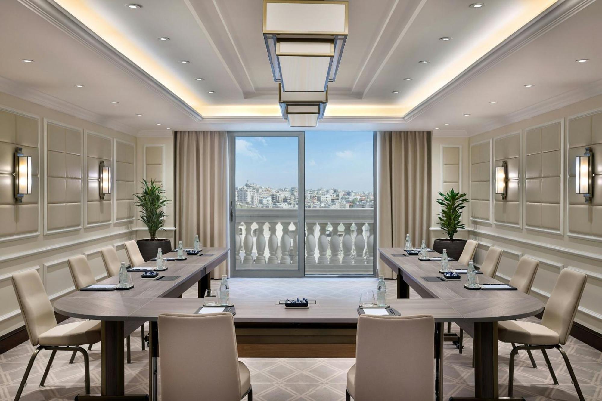 Hotel The Ritz-Carlton, Amán Exterior foto Meeting room