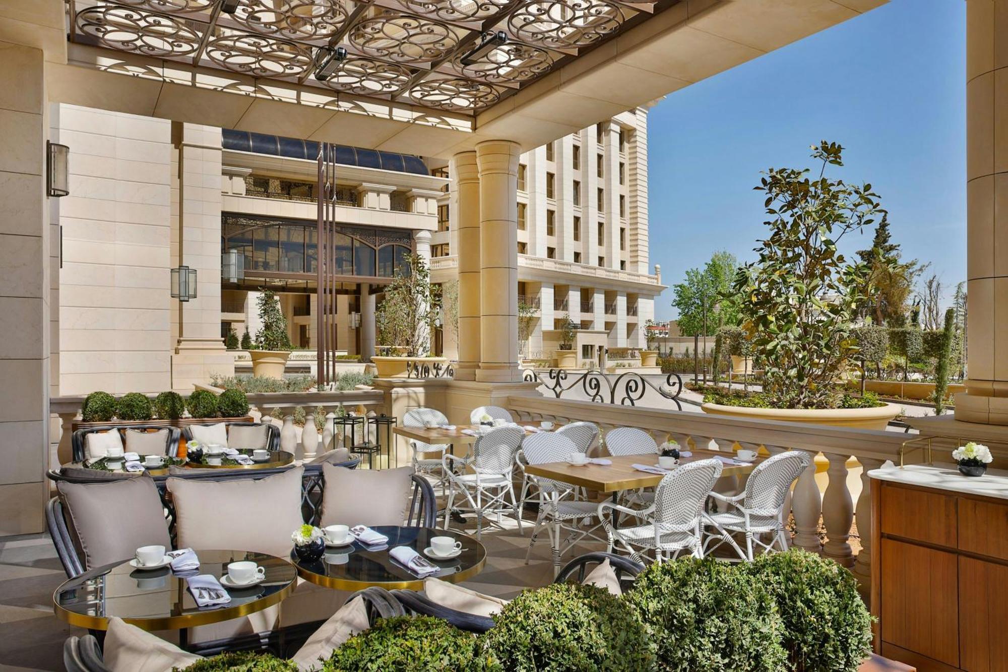 Hotel The Ritz-Carlton, Amán Exterior foto The Terrace