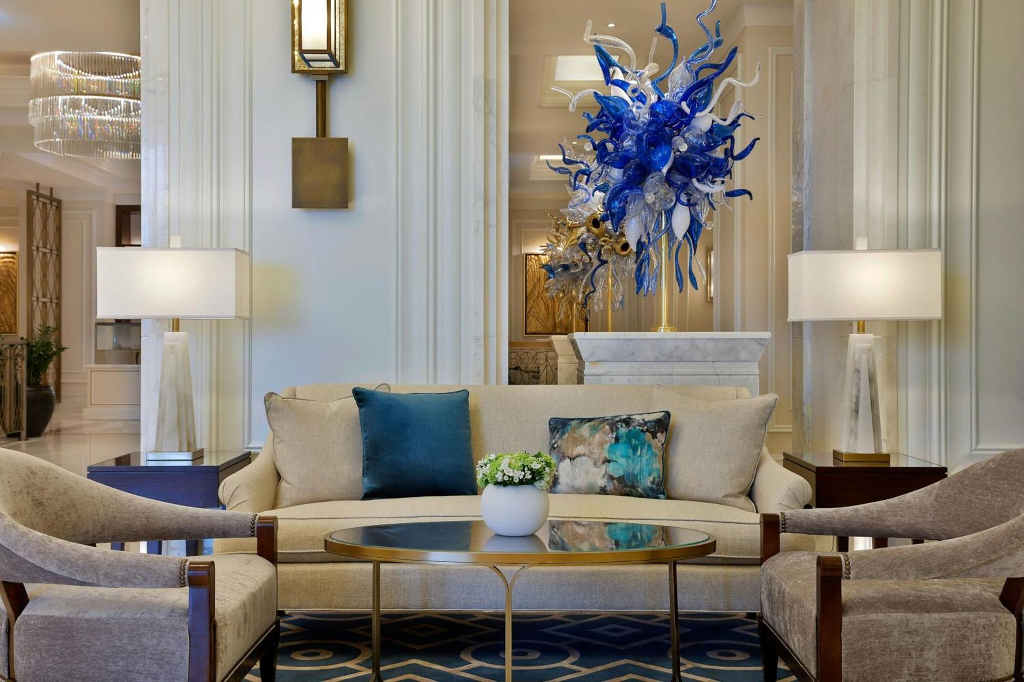 Hotel The Ritz-Carlton, Amán Exterior foto The lobby of the Four Seasons Hotel